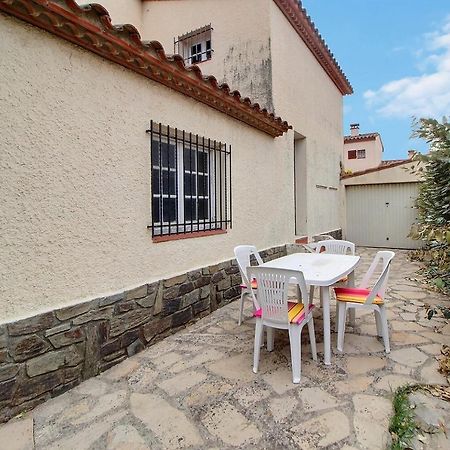 Meuble Trois Etoiles Au Premier Etage D'Une Maison Typique 생시프리앙 외부 사진