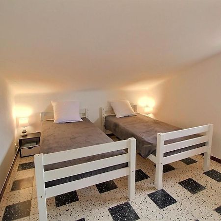 Meuble Trois Etoiles Au Premier Etage D'Une Maison Typique 생시프리앙 외부 사진