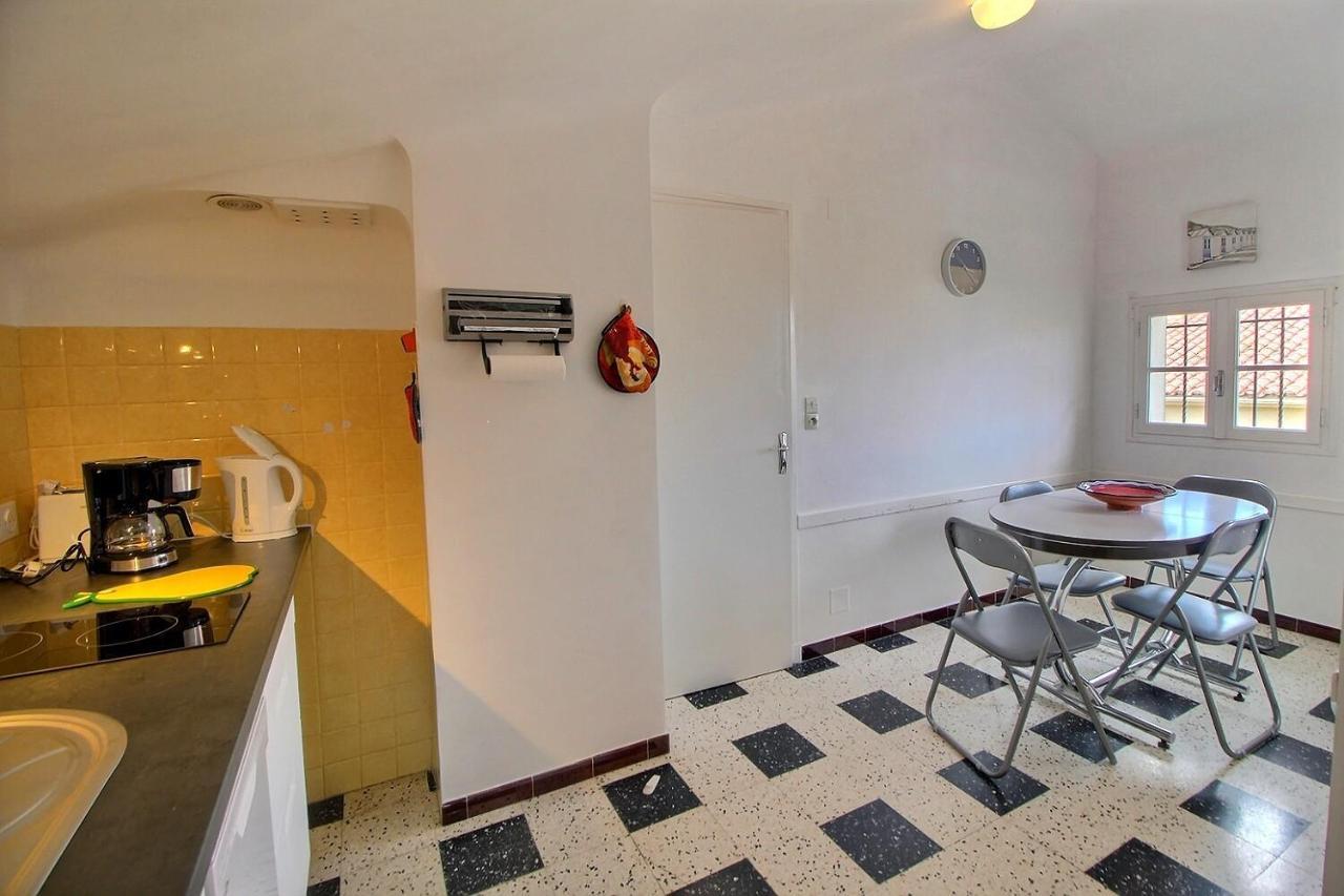 Meuble Trois Etoiles Au Premier Etage D'Une Maison Typique 생시프리앙 외부 사진